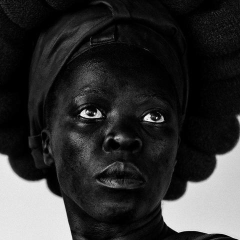 Ntozakhe II, Parktown, 2016. (Courtesy Zanele Muholi)